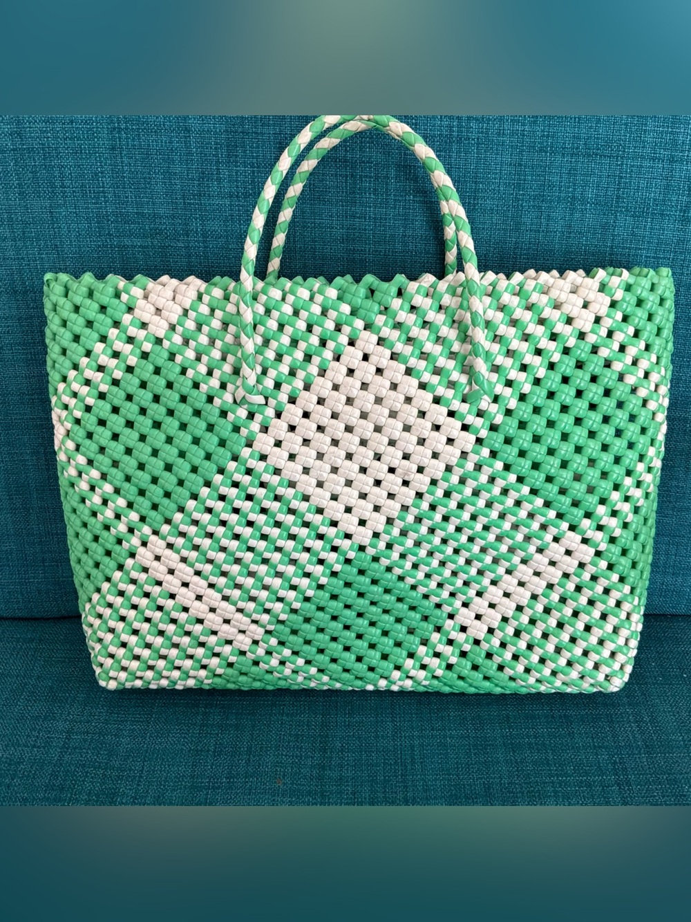 VTG Hand Woven Recycled Plastic Handbag Green And White With Handles 13”W x 9”T